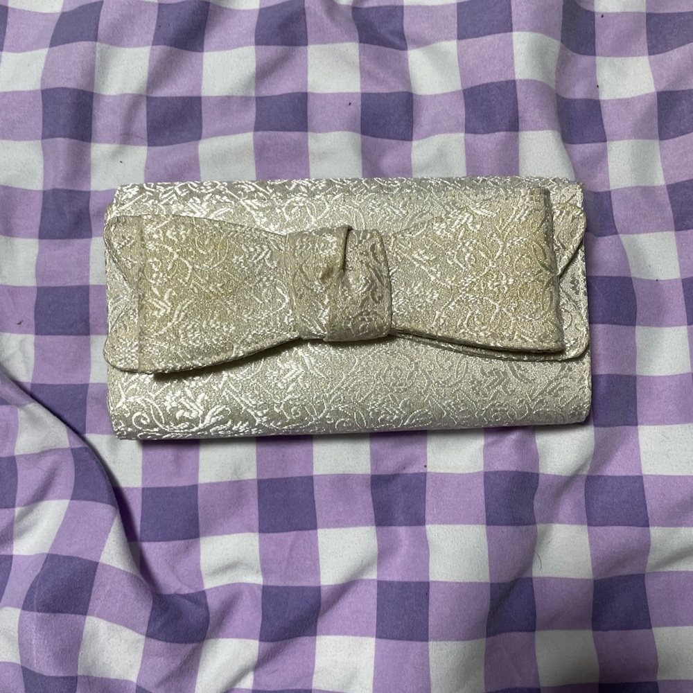 White Clutch with Bow